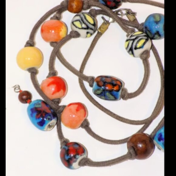 Vintage Boho Hand-Painted Ceramic & Wood Bead Leather Necklace & Earrings Set - Picture 6 of 9